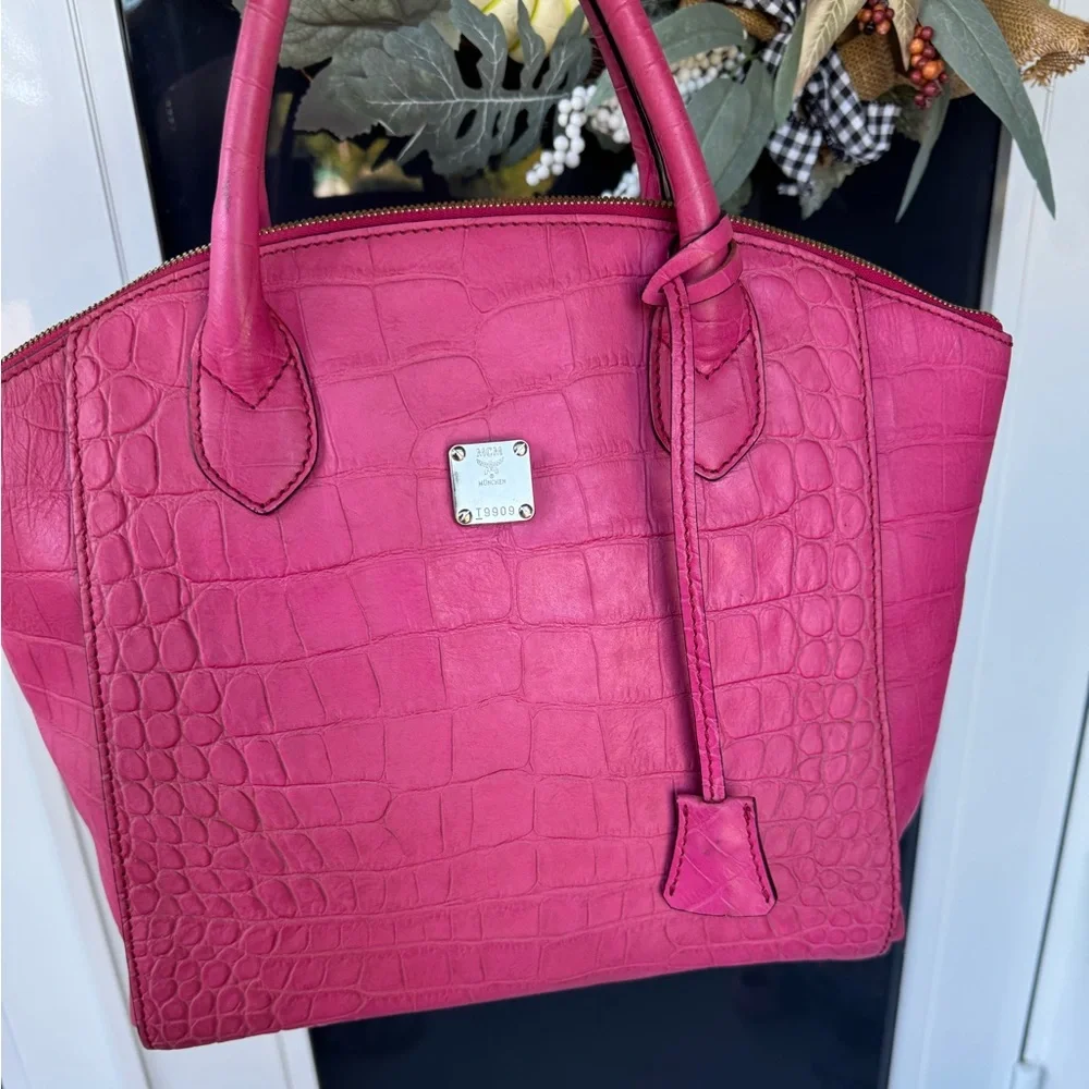 MCM Pink Croc Embossed Leather Zip Satchel 🔐 - Picture 6 of 15